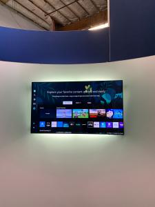 RENTAL: Modified RE-9135 Island Design with Curved Gravitee Panel System Wall -- View 5